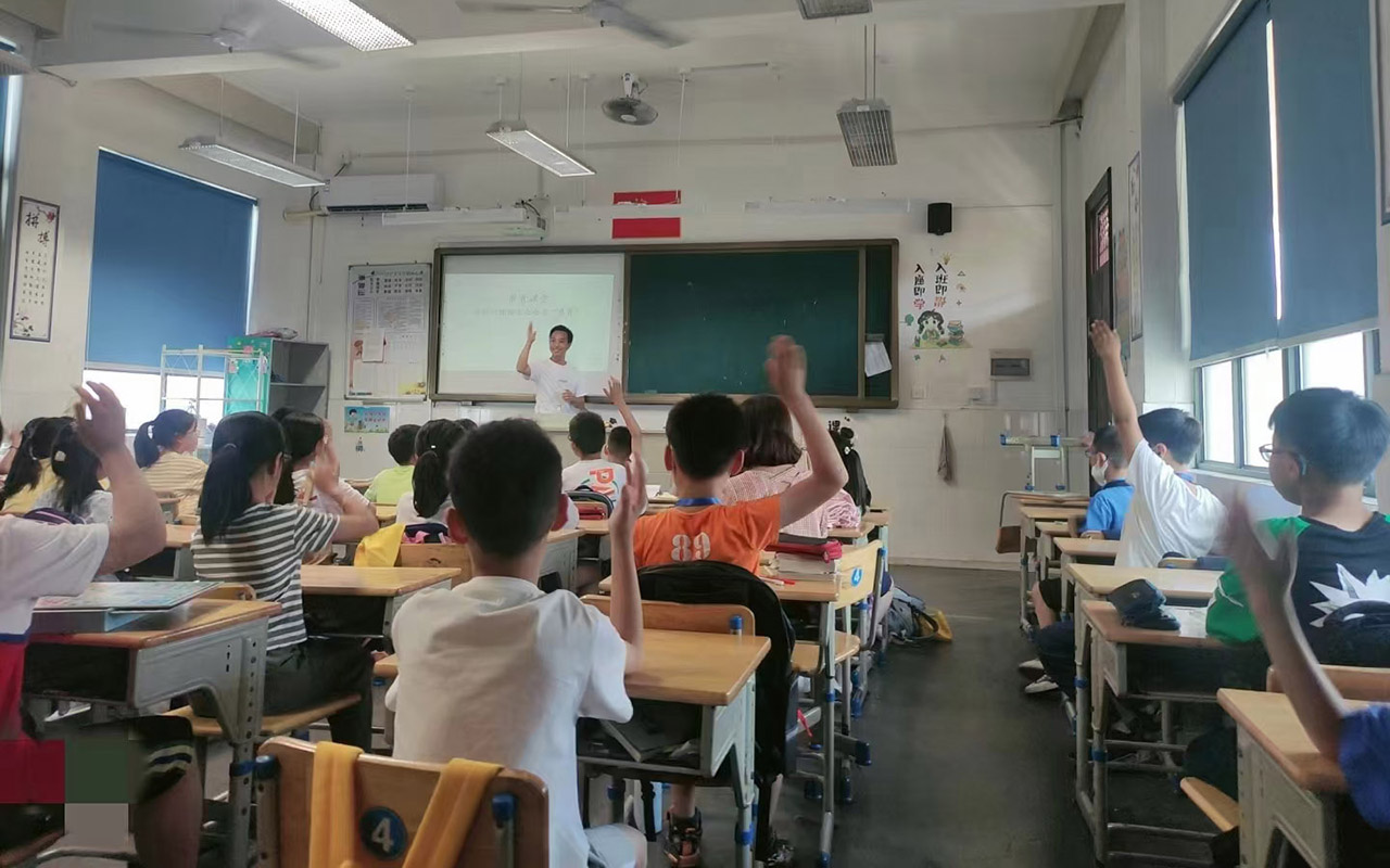 克孜勒苏柯尔冯家小学